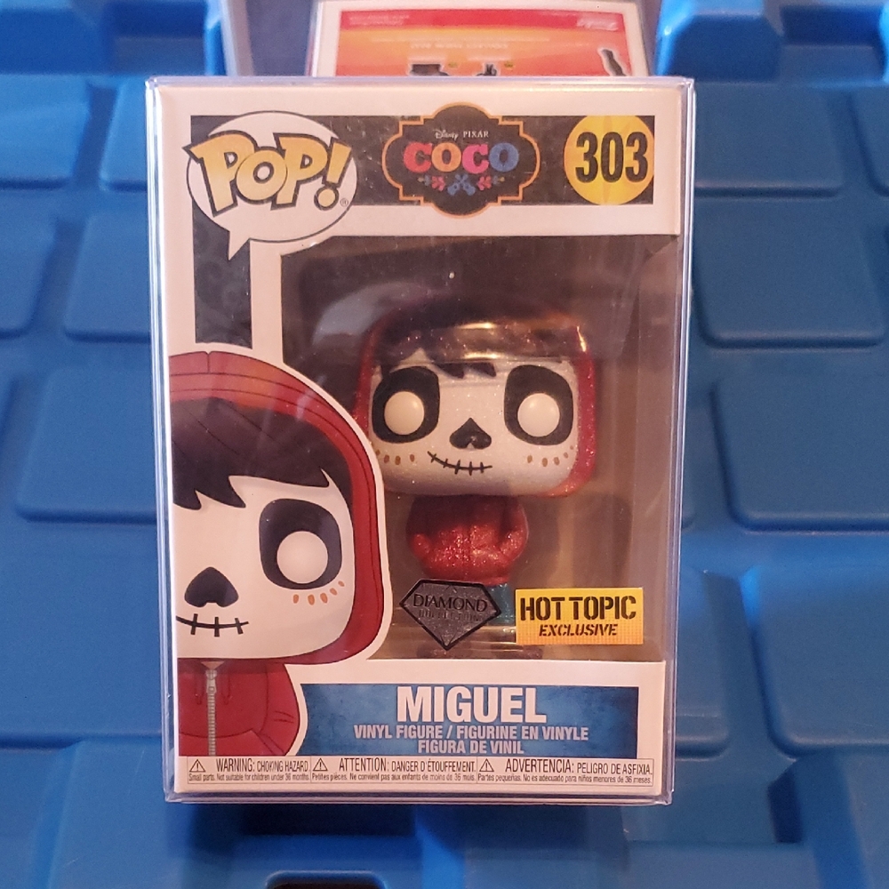 Disney Coco Miguel #303 Funko Pop Diamond Collection Hot Topic Exclusive